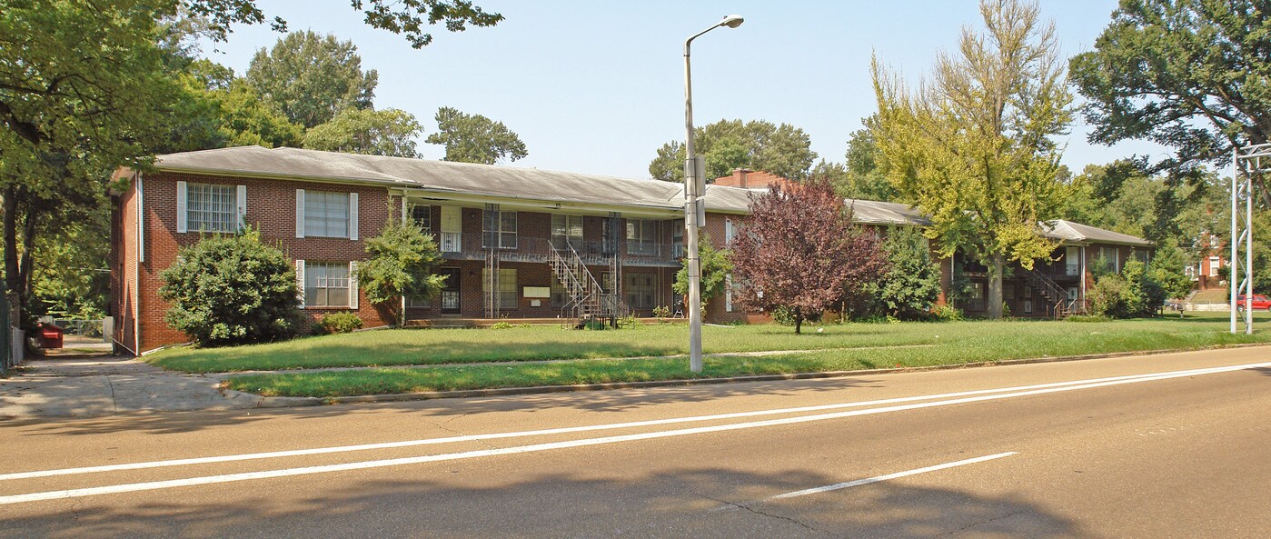 11-15 E Parkway S in Memphis, TN - Foto de edificio