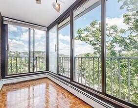 31 Harris St, Unit 702 in Brookline, MA - Building Photo - Building Photo