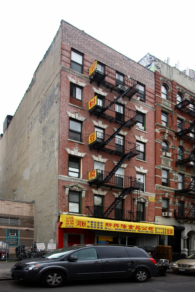 58 Henry St in New York, NY - Foto de edificio - Building Photo