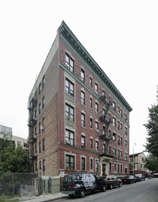 724 E 160th St in Bronx, NY - Building Photo - Building Photo