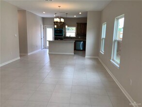 27 Westway Ave in McAllen, TX - Building Photo - Building Photo