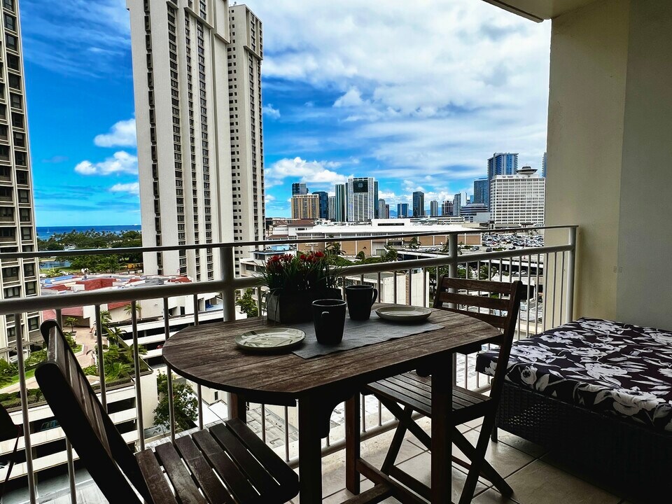 419A Atkinson Dr, Unit 1102 in Honolulu, HI - Building Photo