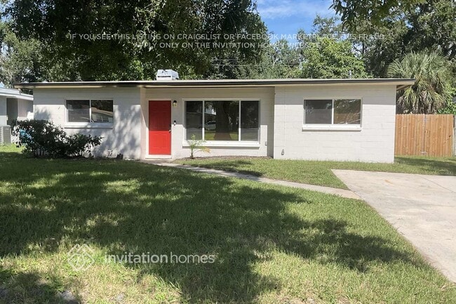 property at 9163 93rd St N