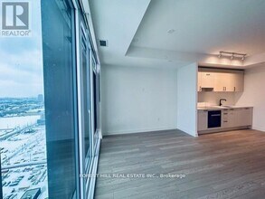 1 Quarrington Lane in North York, ON - Building Photo - Building Photo