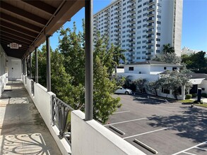 300 Sunset Dr-Unit -4 in Fort Lauderdale, FL - Building Photo - Building Photo