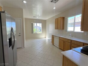 2338 Peaceful Sky Dr in Henderson, NV - Building Photo - Building Photo