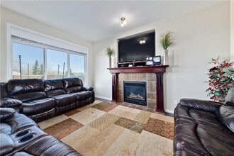 91 Martha's Meadow Cl NE in Calgary, AB - Building Photo - Building Photo