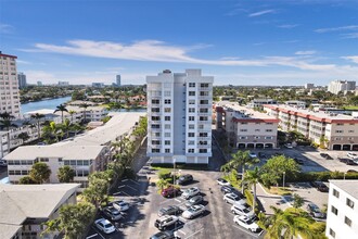 3113 S Ocean Dr in Hallandale Beach, FL - Building Photo - Building Photo