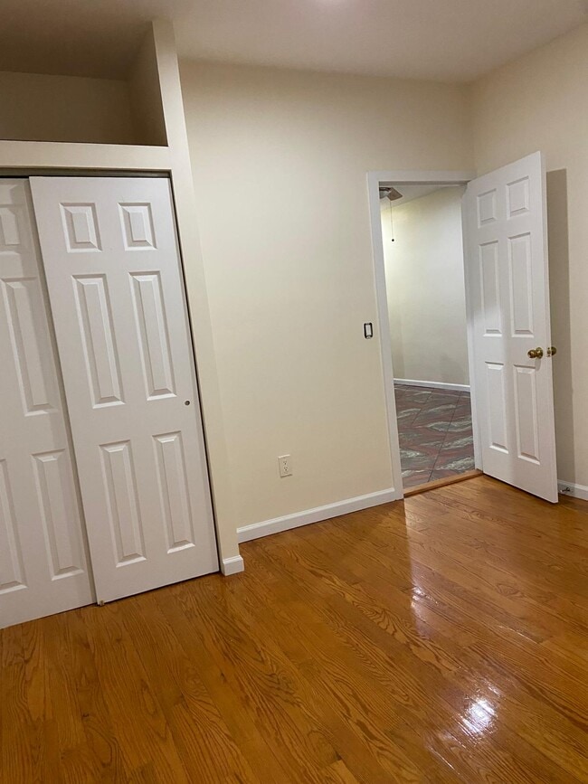 32-24-32 82nd St in Queens, NY - Building Photo - Building Photo