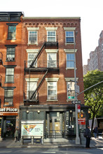 242 Tenth Ave in New York, NY - Building Photo - Building Photo