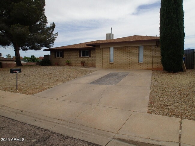 property at 1416 Ocotillo Dr