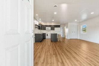 8 Germay Dr in Wilmington, DE - Building Photo - Building Photo
