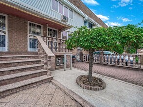 14 McKibbin Ct in Brooklyn, NY - Building Photo - Building Photo