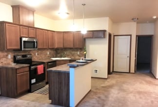 5223 66th Ave SE in Lacey, WA - Foto de edificio - Building Photo