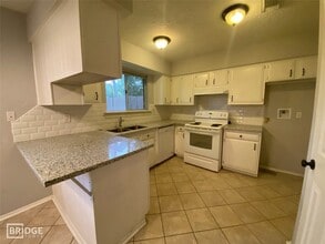 4414 Burkegate Dr, Unit 102 in Spring, TX - Building Photo - Building Photo
