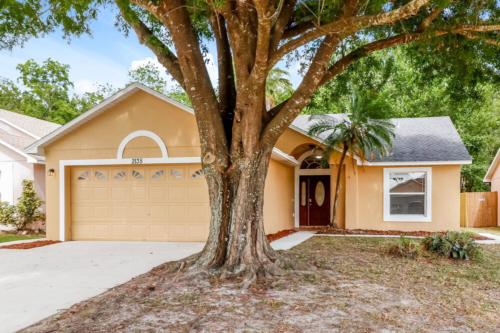 2135 Remington Pointe Blvd in Kissimmee, FL - Foto de edificio