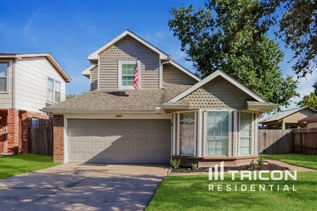 property at 2013 Greenwood Dr