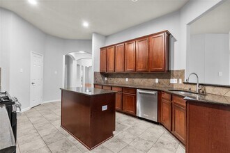 6126 Bradford Ln in League City, TX - Building Photo - Building Photo