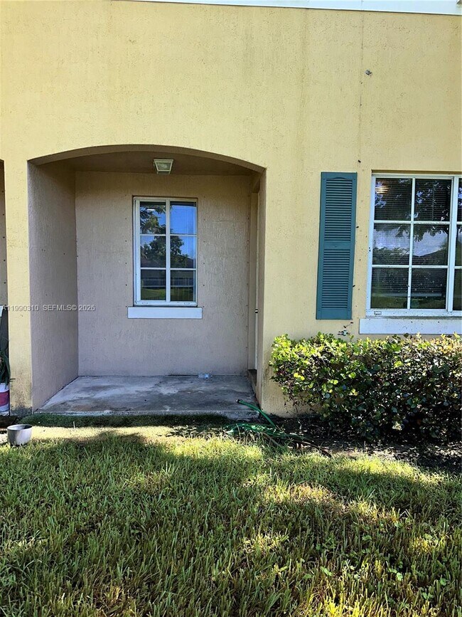 6053 SW 19th Pl in North Lauderdale, FL - Building Photo - Building Photo