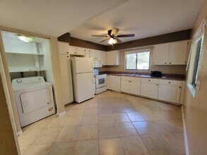 7752 Tamara Lee Ct in Ft. Myers, FL - Foto de edificio - Building Photo