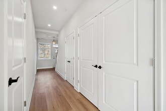 2215 Lebanon Dr in McKeesport, PA - Foto de edificio - Building Photo