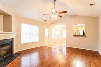 3238 Longspur Dr in Matthews, NC - Foto de edificio - Building Photo