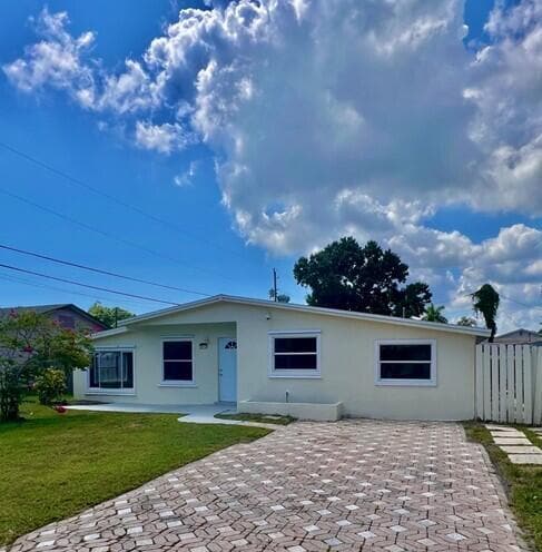 property at 2812 SE Hibiscus St