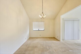 4685 Albany Cir in San Jose, CA - Foto de edificio - Building Photo