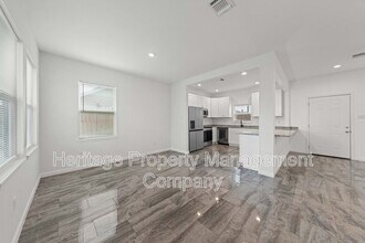 323 Gabriel in San Antonio, TX - Building Photo - Building Photo