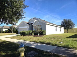 213 Blackstone Creek Rd in Groveland, FL - Building Photo - Building Photo