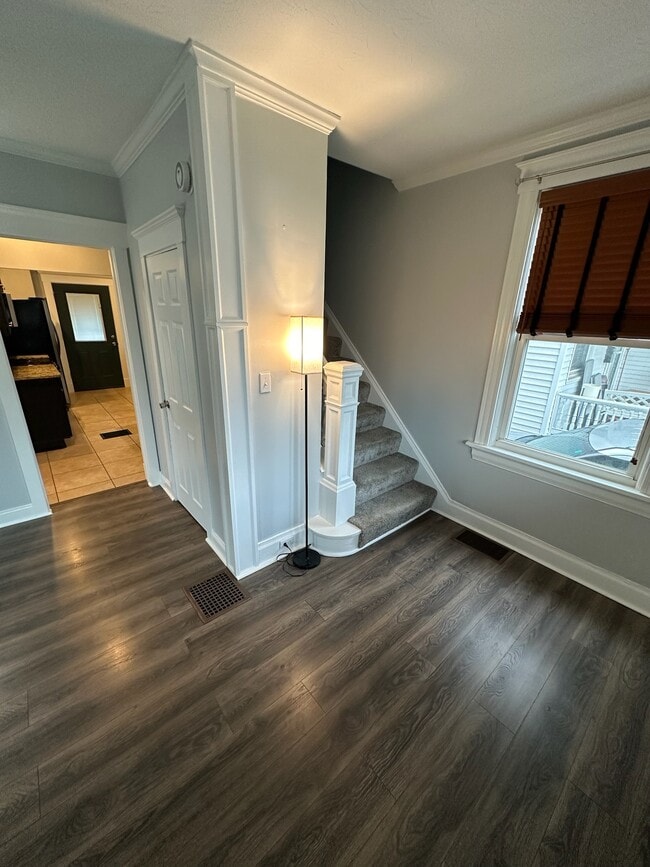 2065 Maple Ave in Cincinnati, OH - Building Photo - Building Photo