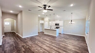 606 Moseley Ln in Greenville, TX - Building Photo - Building Photo