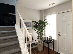 125 Peddlers Dr in Branford, CT - Building Photo - Building Photo