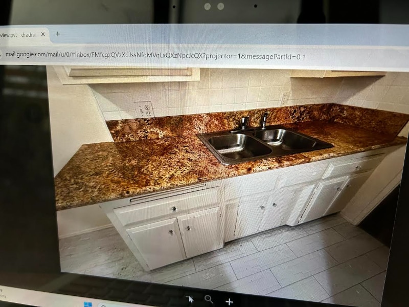 1313 S Bundy Dr in Los Angeles, CA - Building Photo