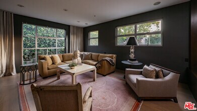 710 Orlando Ave in Los Angeles, CA - Building Photo - Building Photo