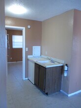 1717 Dixon Blvd in Cocoa, FL - Foto de edificio - Building Photo