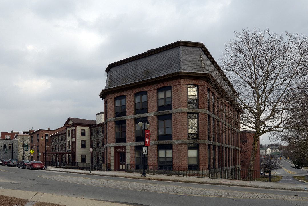 Hanora Lippitt Manor in Woonsocket, RI - Building Photo