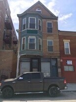 2368 N Elston Ct, Unit 3F in Chicago, IL - Building Photo