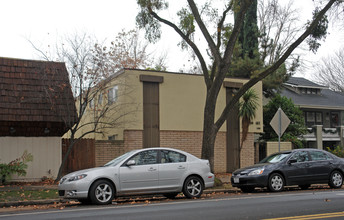 Sequoia on Gee in Sacramento, CA - Building Photo - Building Photo