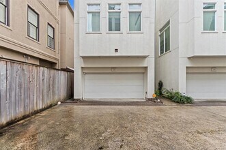 120 Pierce St in Houston, TX - Building Photo - Building Photo
