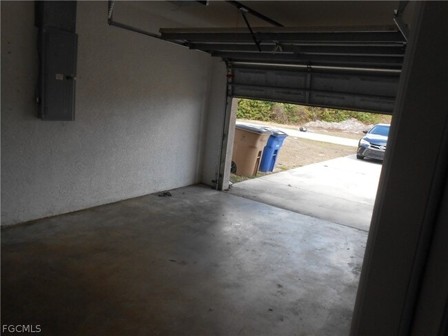 202 Hightower Ave S in Lehigh Acres, FL - Building Photo - Building Photo