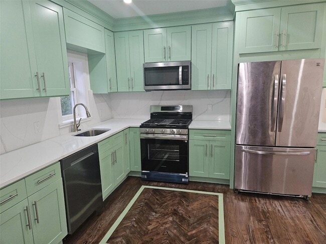 94 Briggs Ave in Yonkers, NY - Building Photo - Building Photo