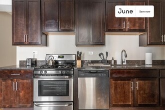 3304 W Armitage Ave in Chicago, IL - Foto de edificio - Building Photo