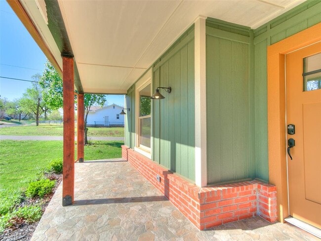 801 N Ash St in Guthrie, OK - Building Photo - Building Photo