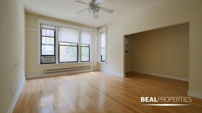 property at 725 W Barry Ave