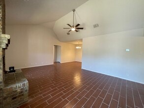 206 S Nolan River Rd in Cleburne, TX - Building Photo - Building Photo