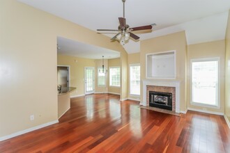 8423 Shady Elm Dr in Memphis, TN - Building Photo - Building Photo