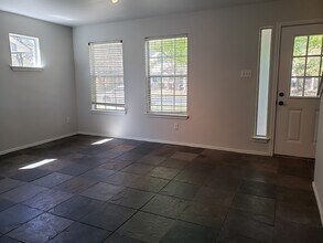 2205 Melissa Oaks Ln in Austin, TX - Building Photo - Building Photo