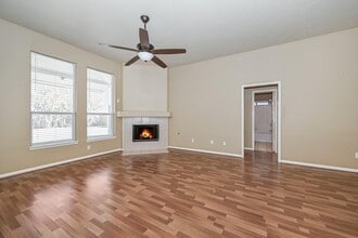 10002 Forest Spring Ln in Pearland, TX - Building Photo - Building Photo