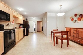 2144 SW Rambling Vine Rd in Lee's Summit, MO - Building Photo - Building Photo